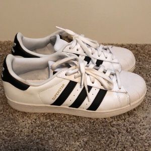 Adidas superstar size 8.5